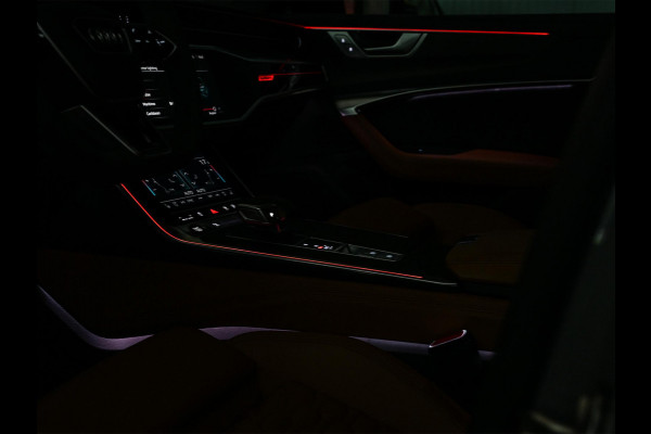 Audi A6 Avant RS 6 TFSI quattro | Panoramadak | Achterasbesturing | 360 Camera | HUD | B&O | Carbon Inleg | Sportdifferentieel | Stoelverwarming + Ventilatie | Luchtvering | Soft Close | Stuurverwarming |