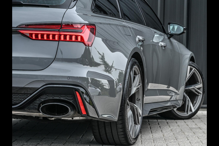 Audi A6 Avant RS 6 TFSI quattro | Panoramadak | Achterasbesturing | 360 Camera | HUD | B&O | Carbon Inleg | Sportdifferentieel | Stoelverwarming + Ventilatie | Luchtvering | Soft Close | Stuurverwarming |