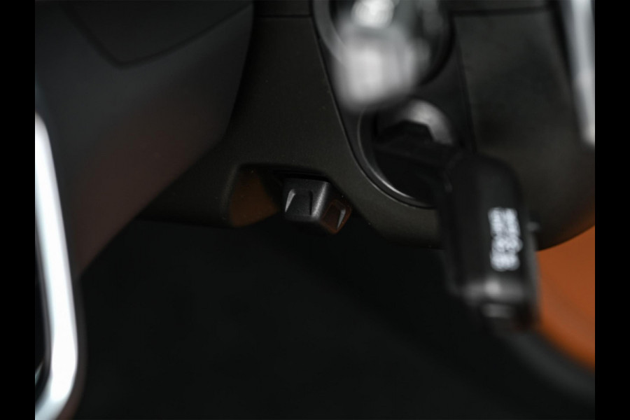 Audi A6 Avant RS 6 TFSI quattro | Panoramadak | Achterasbesturing | 360 Camera | HUD | B&O | Carbon Inleg | Sportdifferentieel | Stoelverwarming + Ventilatie | Luchtvering | Soft Close | Stuurverwarming |