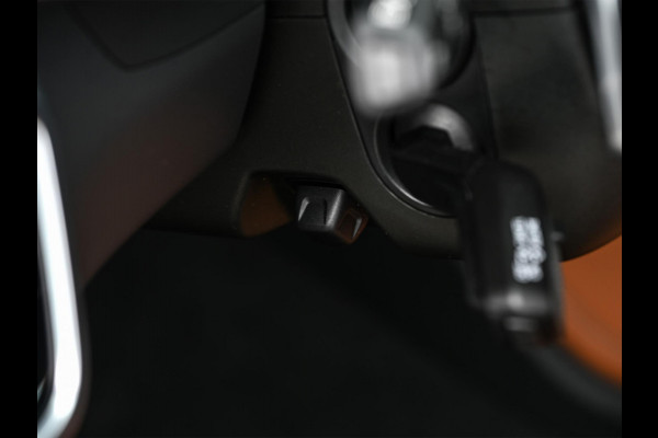 Audi A6 Avant RS 6 TFSI quattro | Panoramadak | Achterasbesturing | 360 Camera | HUD | B&O | Carbon Inleg | Sportdifferentieel | Stoelverwarming + Ventilatie | Luchtvering | Soft Close | Stuurverwarming |