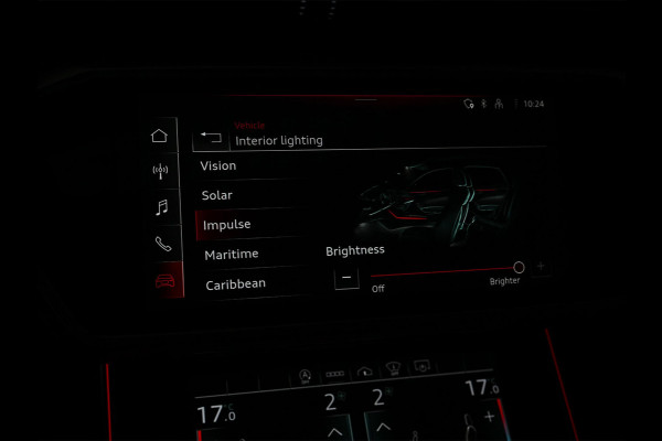 Audi A6 Avant RS 6 TFSI quattro | Panoramadak | Achterasbesturing | 360 Camera | HUD | B&O | Carbon Inleg | Sportdifferentieel | Stoelverwarming + Ventilatie | Luchtvering | Soft Close | Stuurverwarming |
