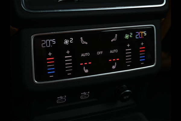 Audi A6 Avant RS 6 TFSI quattro | Panoramadak | Achterasbesturing | 360 Camera | HUD | B&O | Carbon Inleg | Sportdifferentieel | Stoelverwarming + Ventilatie | Luchtvering | Soft Close | Stuurverwarming |