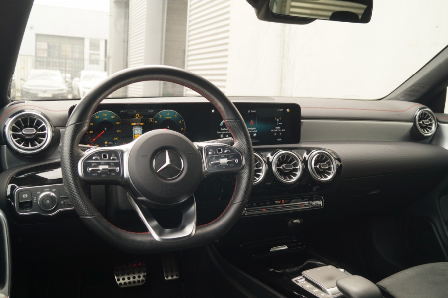 Mercedes-Benz CLA-Klasse 200 163pk Automaat AMG Business Solution -LED-ECC-