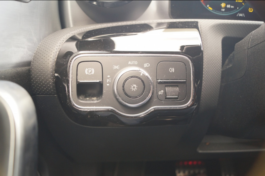 Mercedes-Benz CLA-Klasse 200 163pk Automaat AMG Business Solution -LED-ECC-