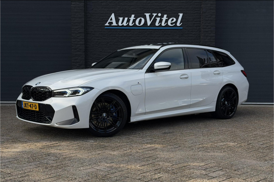 BMW 3 Serie Touring 330e M-Sport | 19,5 kWh Accu | Panodak | Head-Up | Memory | Trekhaak | 360° Camera | Fabrieksgarantie