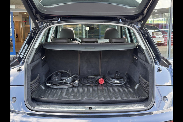 Audi Q5 55 TFSI e quattro S line 367pk  | VOL! | Panoramadak | Trekhaak wegklapbaar | Matrix LED | 360 graden camera | Geheugenstoel | Luchtvering | Head up Display | Stoelverwarming | Virtual cockpit | Adaptive cruise control | Massagestoel