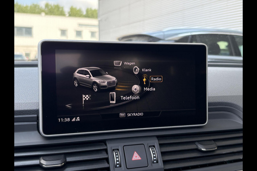 Audi Q5 55 TFSI e quattro S line 367pk  | VOL! | Panoramadak | Trekhaak wegklapbaar | Matrix LED | 360 graden camera | Geheugenstoel | Luchtvering | Head up Display | Stoelverwarming | Virtual cockpit | Adaptive cruise control | Massagestoel