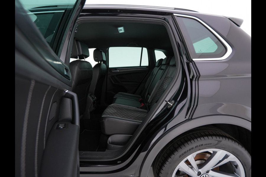 Volkswagen Tiguan 1.4 TSI eHybrid R-Line Business+ (Plug-in) (INCL-BTW) Aut. *LEATHER-FABRIC | FULL-LED | ADAPTIVE-CRUISE | CAMERA | DIGI-COCKPIT | KEYLESS | PRIVACY-GLASS | SPORTSEATS | SHIFTPADDLES | NAVI-FULLMAP | ECC | PDC | 19''ALU*