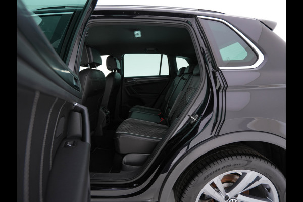 Volkswagen Tiguan 1.4 TSI eHybrid R-Line Business+ (Plug-in) (INCL-BTW) Aut. *LEATHER-FABRIC | FULL-LED | ADAPTIVE-CRUISE | CAMERA | DIGI-COCKPIT | KEYLESS | PRIVACY-GLASS | SPORTSEATS | SHIFTPADDLES | NAVI-FULLMAP | ECC | PDC | 19''ALU*