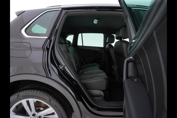 Volkswagen Tiguan 1.4 TSI eHybrid R-Line Business+ (Plug-in) (INCL-BTW) Aut. *LEATHER-FABRIC | FULL-LED | ADAPTIVE-CRUISE | CAMERA | DIGI-COCKPIT | KEYLESS | PRIVACY-GLASS | SPORTSEATS | SHIFTPADDLES | NAVI-FULLMAP | ECC | PDC | 19''ALU*