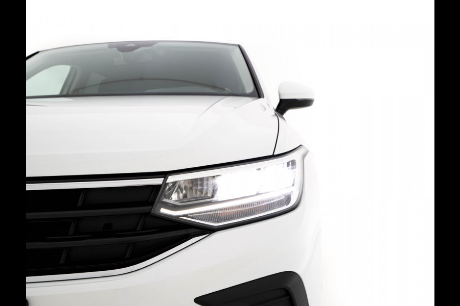 Volkswagen Tiguan 1.5 TSI Life Business Mild-Hybrid (INCL-BTW) Aut. *FULL-LED | ERGONOMIC-SPORTSEATS | KEYLESS | DAB | CARPLAY | ADAPTIVE-CRUISE | PRIVACY-GLASS | NAVI-FULLMAP | DIGI-COCKPIT | SHIFTPADDLES | ECC | HEATED-SEATS | PDC | TOWBAR |