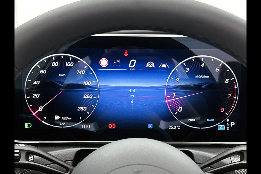 Mercedes-Benz CLE Cabriolet 200 AMG Line | Premium Plus pakket | Winterpakket | Rijassistentiepakket Plus | AMG spoiler | Middenconsole metaalstructuur | Stoelventilatie/- verwarming | Windschut | 19 inch multispaaks lichtmetalen AMG velgen |