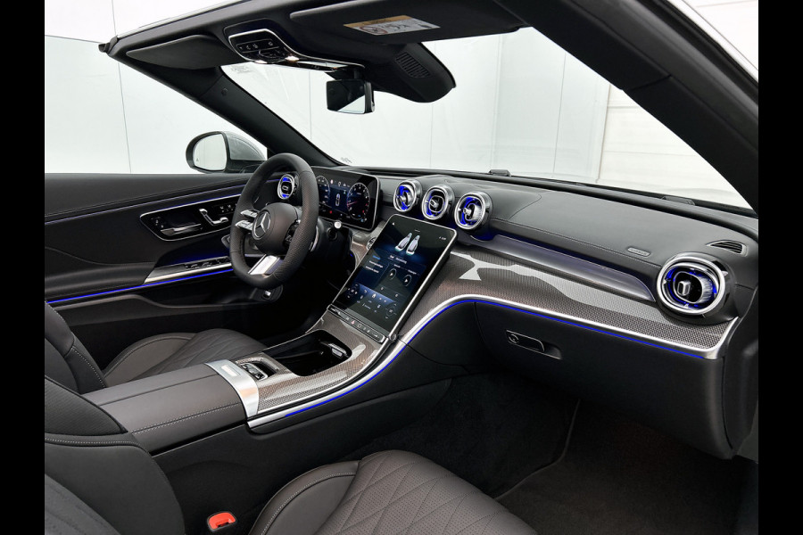 Mercedes-Benz CLE Cabriolet 200 AMG Line | Premium Plus pakket | Winterpakket | Rijassistentiepakket Plus | AMG spoiler | Middenconsole metaalstructuur | Stoelventilatie/- verwarming | Windschut | 19 inch multispaaks lichtmetalen AMG velgen |
