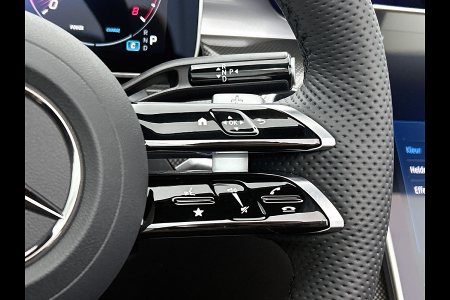 Mercedes-Benz CLE Cabriolet 200 AMG Line | Premium Plus pakket | Winterpakket | Rijassistentiepakket Plus | AMG spoiler | Middenconsole metaalstructuur | Stoelventilatie/- verwarming | Windschut | 19 inch multispaaks lichtmetalen AMG velgen |