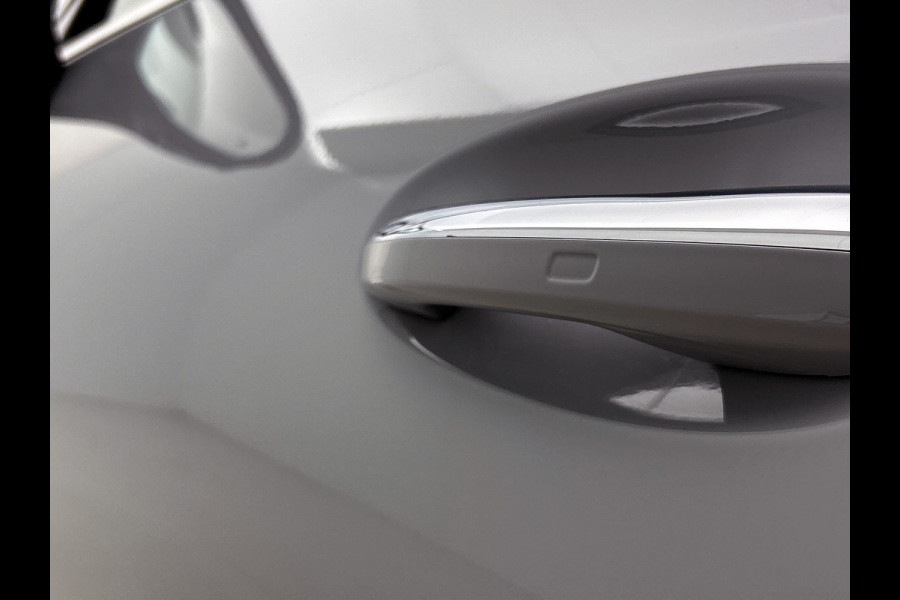 Mercedes-Benz CLE Cabriolet 200 AMG Line | Premium Plus pakket | Winterpakket | Rijassistentiepakket Plus | AMG spoiler | Middenconsole metaalstructuur | Stoelventilatie/- verwarming | Windschut | 19 inch multispaaks lichtmetalen AMG velgen |