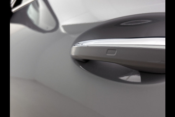 Mercedes-Benz CLE Cabriolet 200 AMG Line | Premium Plus pakket | Winterpakket | Rijassistentiepakket Plus | AMG spoiler | Middenconsole metaalstructuur | Stoelventilatie/- verwarming | Windschut | 19 inch multispaaks lichtmetalen AMG velgen |