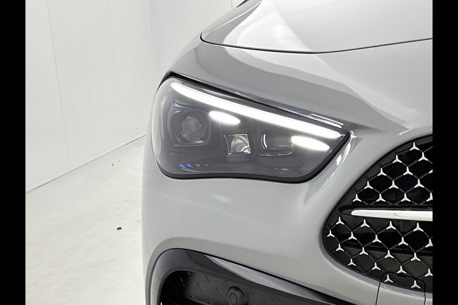 Mercedes-Benz CLE Cabriolet 200 AMG Line | Premium Plus pakket | Winterpakket | Rijassistentiepakket Plus | AMG spoiler | Middenconsole metaalstructuur | Stoelventilatie/- verwarming | Windschut | 19 inch multispaaks lichtmetalen AMG velgen |