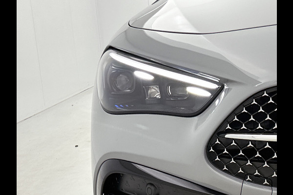 Mercedes-Benz CLE Cabriolet 200 AMG Line | Premium Plus pakket | Winterpakket | Rijassistentiepakket Plus | AMG spoiler | Middenconsole metaalstructuur | Stoelventilatie/- verwarming | Windschut | 19 inch multispaaks lichtmetalen AMG velgen |