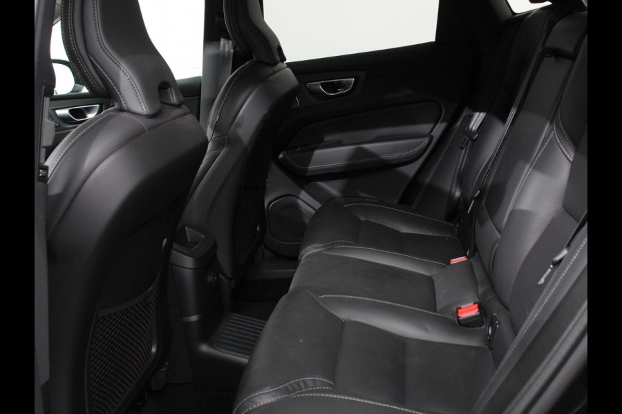 Volvo XC60 2.0 T6 Plug-in hybrid AWD Ultimate Dark Luchtvering Electrisch Panorama dak Google Services Dab Camera Half Leder Seat Comfort Pack
