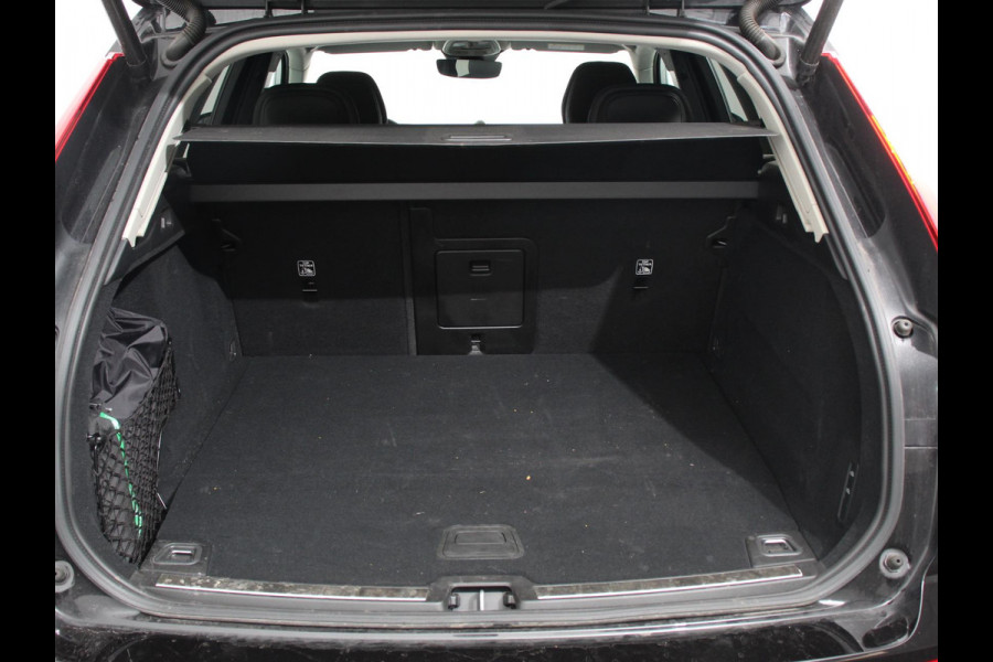 Volvo XC60 2.0 T6 Plug-in hybrid AWD Ultimate Dark Luchtvering Electrisch Panorama dak Google Services Dab Camera Half Leder Seat Comfort Pack
