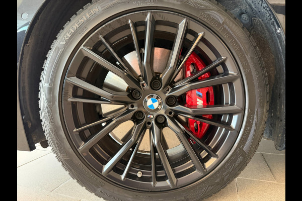 BMW 3 Serie Touring 330e G21 Touring LCI 292PK XTRA BOOST LONG RANGE FACELIFT PANO LEER TREKHAAK HARMAN KARDON SHADOWLINE NIEUWSTA