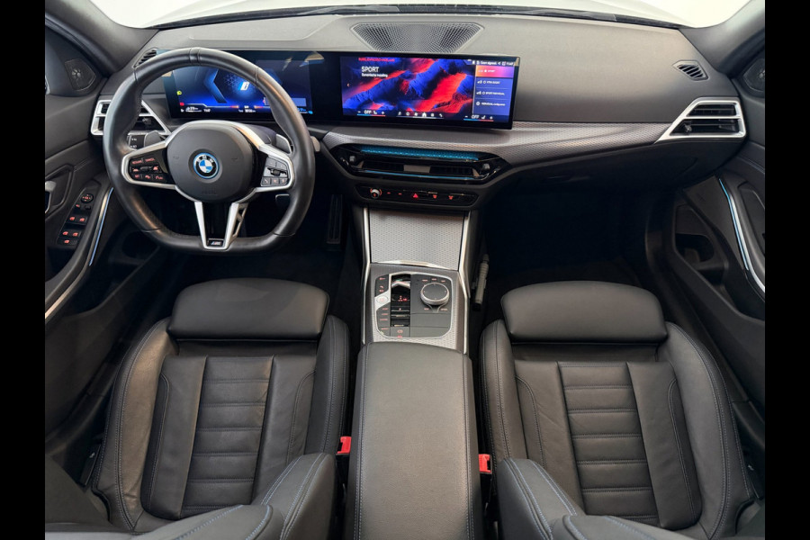 BMW 3 Serie Touring 330e G21 Touring LCI 292PK XTRA BOOST LONG RANGE FACELIFT PANO LEER TREKHAAK HARMAN KARDON SHADOWLINE NIEUWSTA