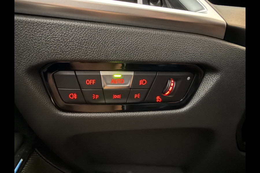 BMW 3 Serie Touring 330e G21 Touring LCI 292PK XTRA BOOST LONG RANGE FACELIFT PANO LEER TREKHAAK HARMAN KARDON SHADOWLINE NIEUWSTA