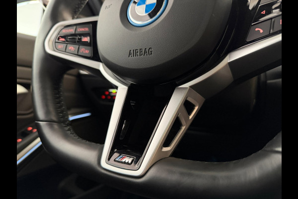 BMW 3 Serie Touring 330e G21 Touring LCI 292PK XTRA BOOST LONG RANGE FACELIFT PANO LEER TREKHAAK HARMAN KARDON SHADOWLINE NIEUWSTA