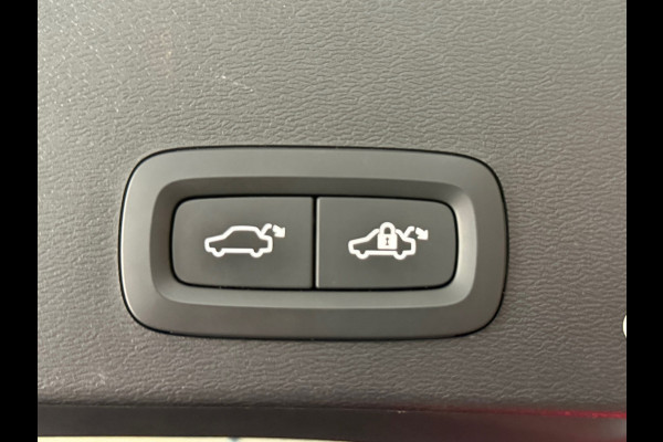 Volvo XC40 Recharge P8 AWD R-Design | Pano | Harman Kardon | BLIS | IntelliSafe Pro | Google | Keyless | Warmtepomp | NAP