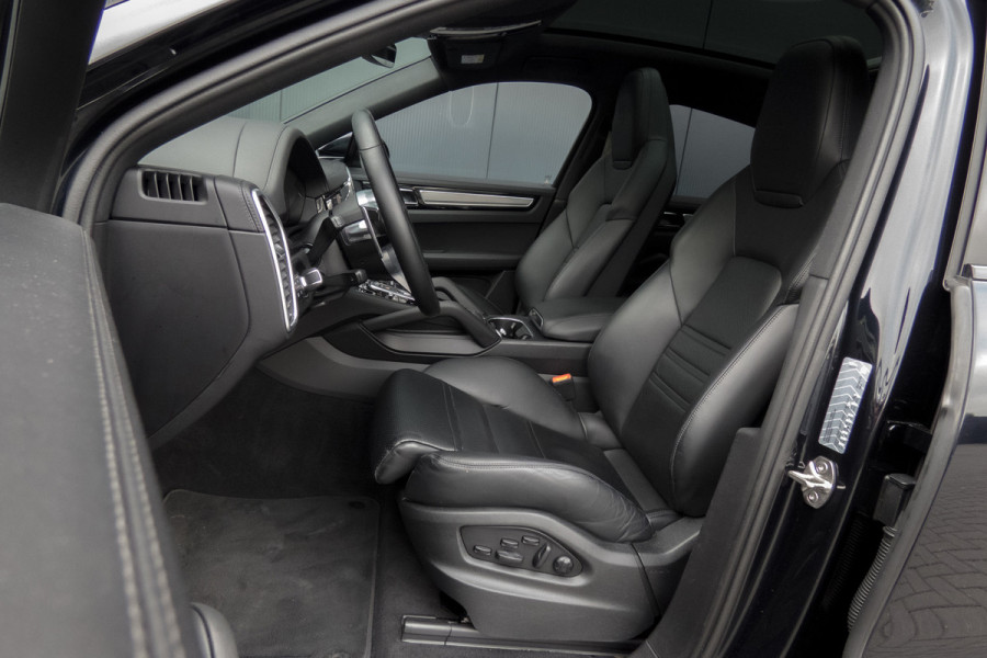 Porsche Cayenne Coupé 3.0 E-Hybrid Platinum Edition | Sport Chrono | Luchtvering | GTS Stoelen| 360° | BOSE | HUD | Elek. Trekhaak