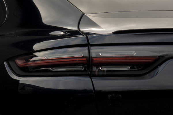 Porsche Cayenne Coupé 3.0 E-Hybrid Platinum Edition | Sport Chrono | Luchtvering | GTS Stoelen| 360° | BOSE | HUD | Elek. Trekhaak