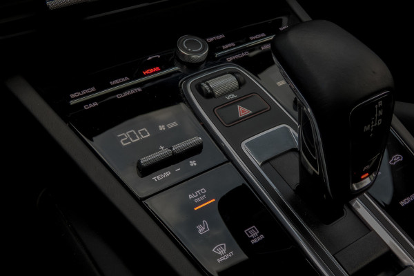 Porsche Cayenne Coupé 3.0 E-Hybrid Platinum Edition | Sport Chrono | Luchtvering | GTS Stoelen| 360° | BOSE | HUD | Elek. Trekhaak