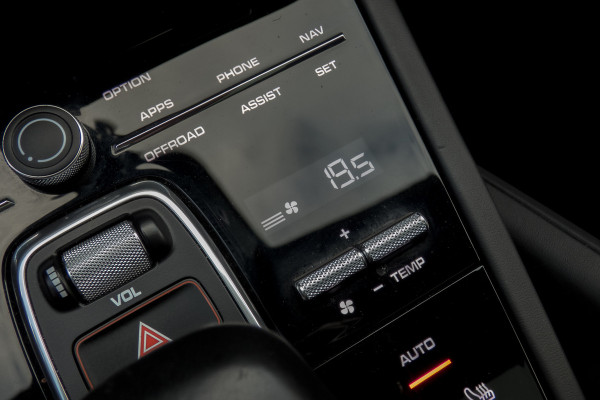 Porsche Cayenne Coupé 3.0 E-Hybrid Platinum Edition | Sport Chrono | Luchtvering | GTS Stoelen| 360° | BOSE | HUD | Elek. Trekhaak