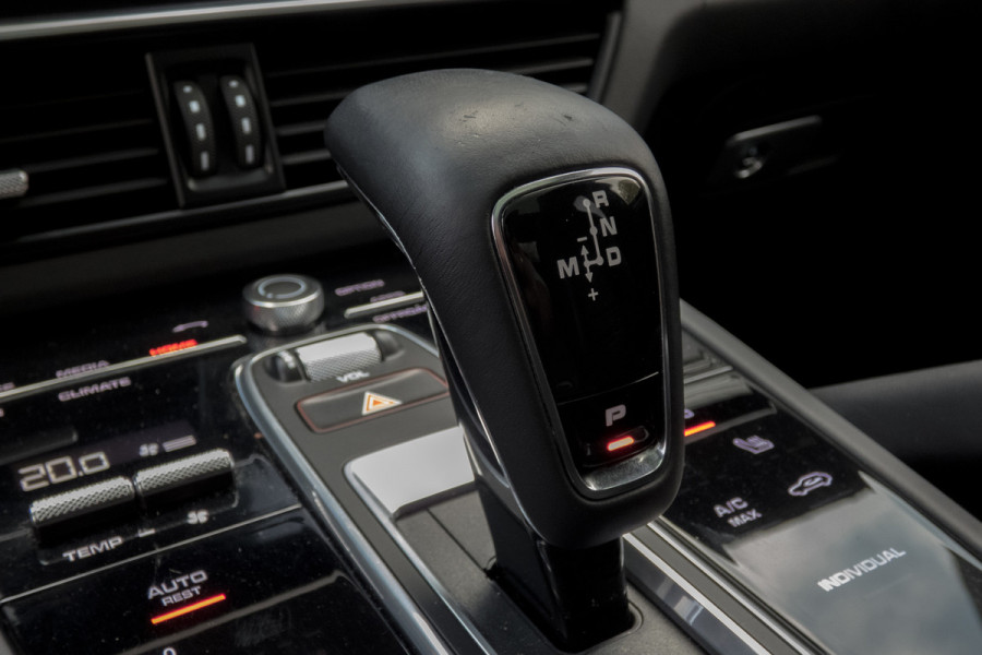 Porsche Cayenne Coupé 3.0 E-Hybrid Platinum Edition | Sport Chrono | Luchtvering | GTS Stoelen| 360° | BOSE | HUD | Elek. Trekhaak
