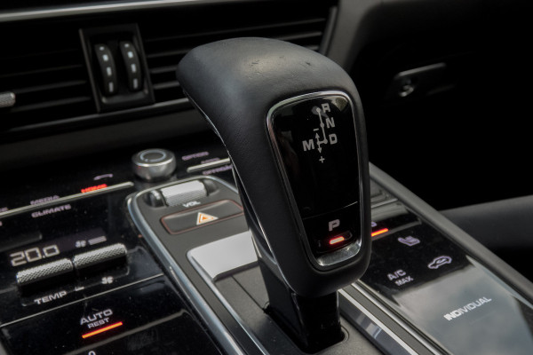 Porsche Cayenne Coupé 3.0 E-Hybrid Platinum Edition | Sport Chrono | Luchtvering | GTS Stoelen| 360° | BOSE | HUD | Elek. Trekhaak