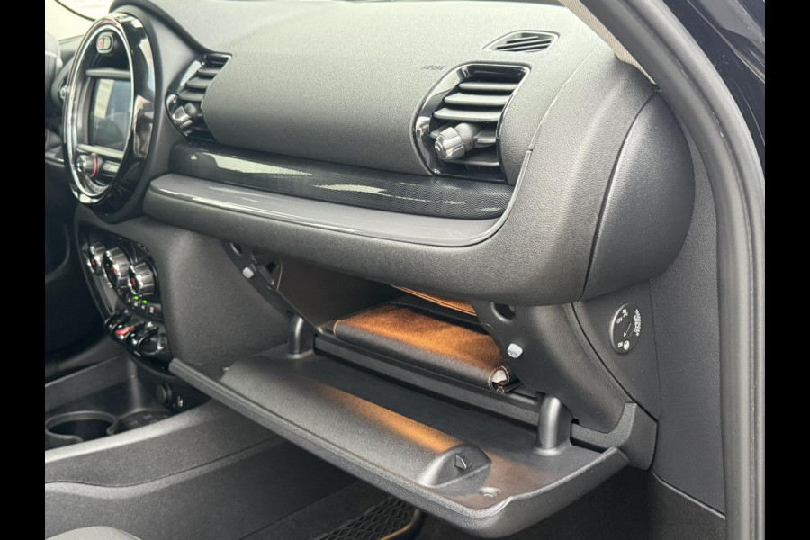 MINI Clubman 1.5 Cooper Sportstoelen half leder Navigatie Cruise Clima Trekhaak