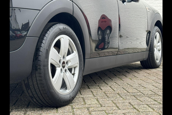 MINI Clubman 1.5 Cooper Sportstoelen half leder Navigatie Cruise Clima Trekhaak