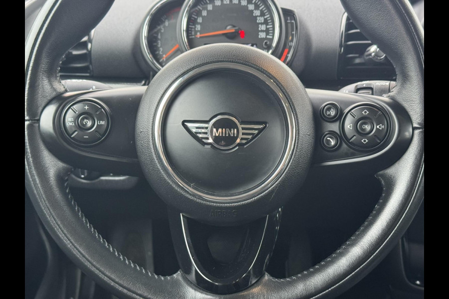 MINI Clubman 1.5 Cooper Sportstoelen half leder Navigatie Cruise Clima Trekhaak