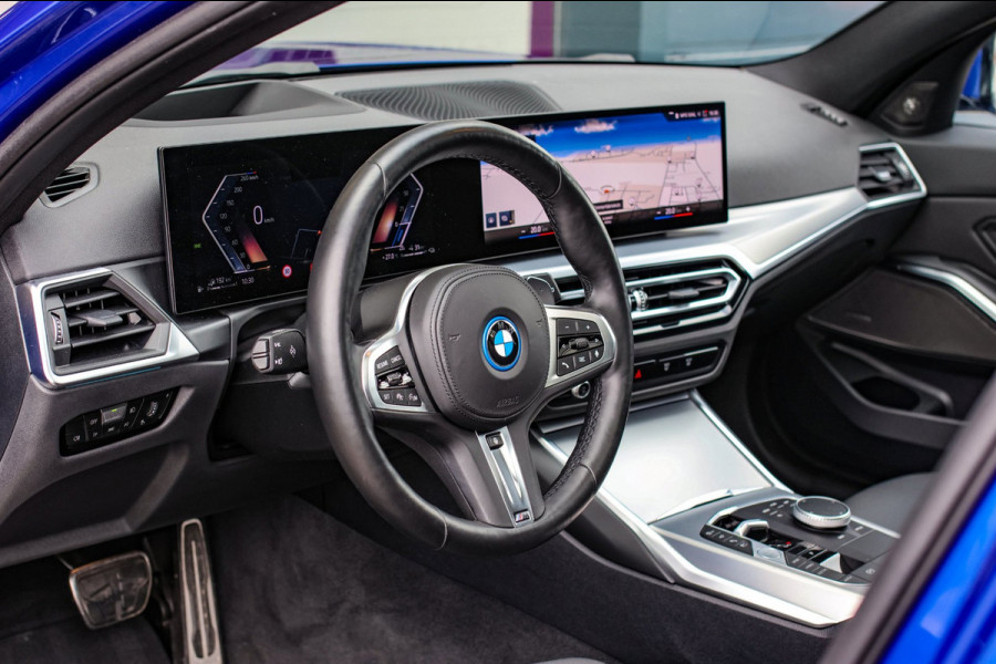 BMW 3 Serie Touring 320e M-Sport *Pano*H/K*340 look*360 Camera*Head-Up*