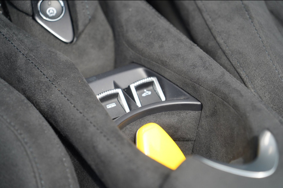McLaren 750S Spider / Vulcano Yellow / Lift System / Elektrochromic Roof / Bowers & Wilkens Sound / Apple Carplay / 360 Camera