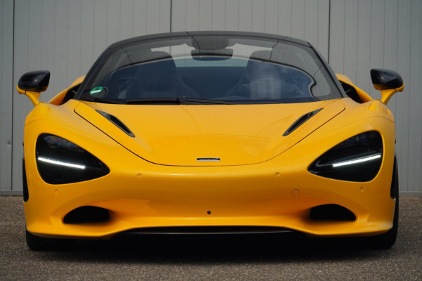 McLaren 750S Spider / Vulcano Yellow / Lift System / Elektrochromic Roof / Bowers & Wilkens Sound / Apple Carplay / 360 Camera