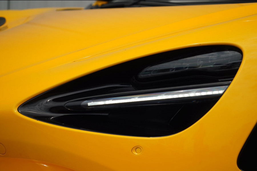 McLaren 750S Spider / Vulcano Yellow / Lift System / Elektrochromic Roof / Bowers & Wilkens Sound / Apple Carplay / 360 Camera
