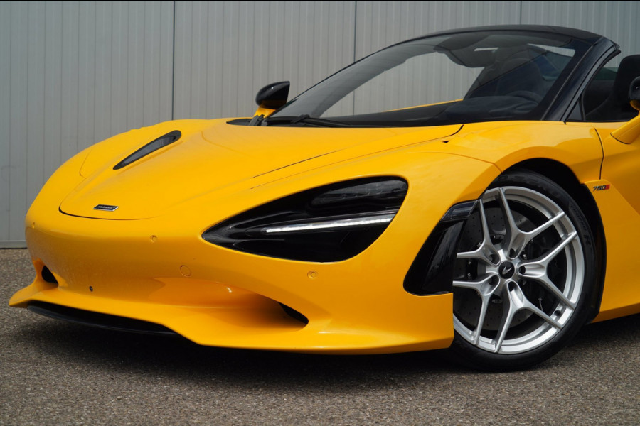 McLaren 750S Spider / Vulcano Yellow / Lift System / Elektrochromic Roof / Bowers & Wilkens Sound / Apple Carplay / 360 Camera