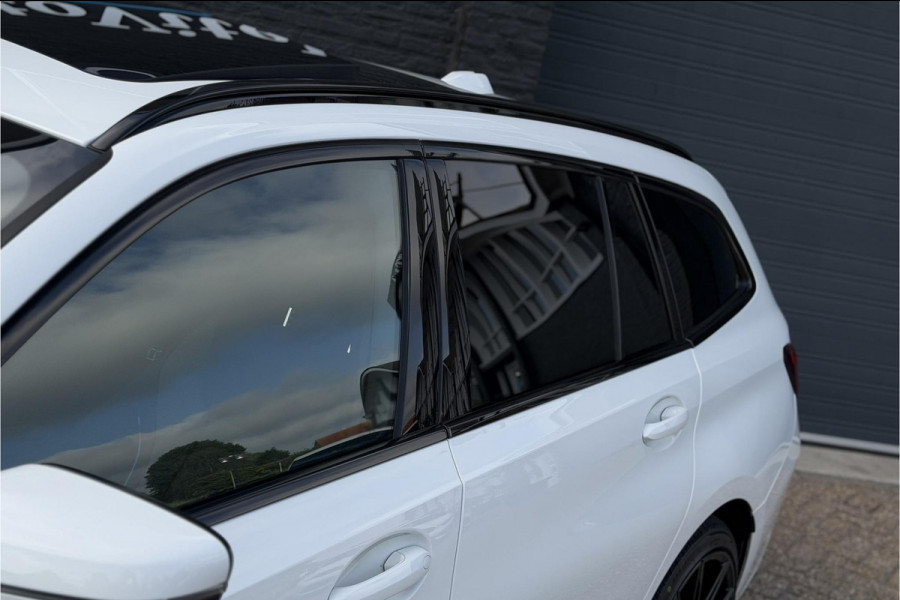 BMW 3 Serie Touring 330e M-Sport | 19,5 kWh Accu | Panodak | Head-Up | Memory | Trekhaak | 360° Camera | Fabrieksgarantie