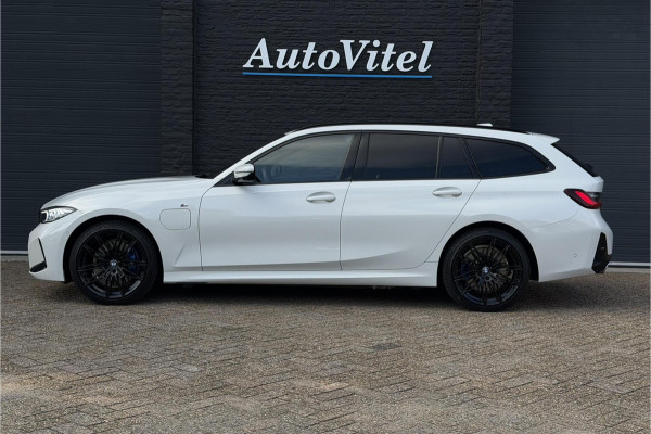 BMW 3 Serie Touring 330e M-Sport | 19,5 kWh Accu | Panodak | Head-Up | Memory | Trekhaak | 360° Camera | Fabrieksgarantie