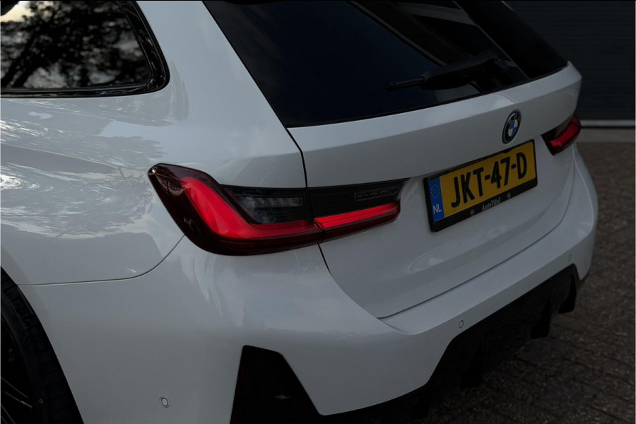 BMW 3 Serie Touring 330e M-Sport | 19,5 kWh Accu | Panodak | Head-Up | Memory | Trekhaak | 360° Camera | Fabrieksgarantie