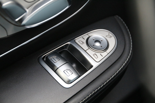 Mercedes-Benz V-Klasse V300 | DC | XL | 4Matic | AMG | Stoelkoeling | Burmester | VOL!!
