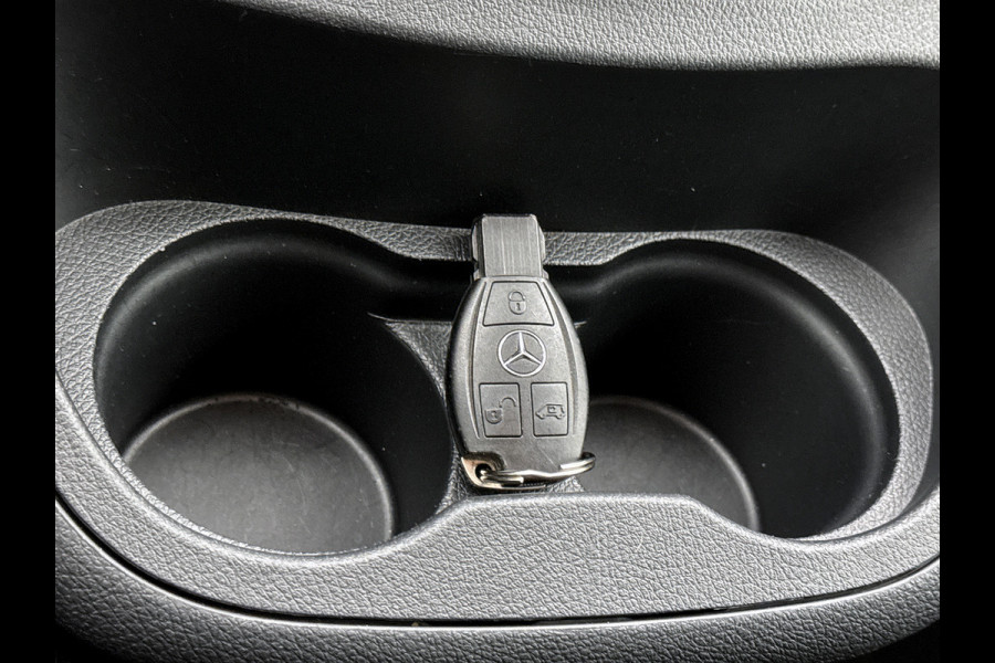 Mercedes-Benz eVito Extra Lang 66 kWh DC 5 persoons 266km WLTP Schuifdeur L+R Camera Navigatie Camera Dubbele cabine