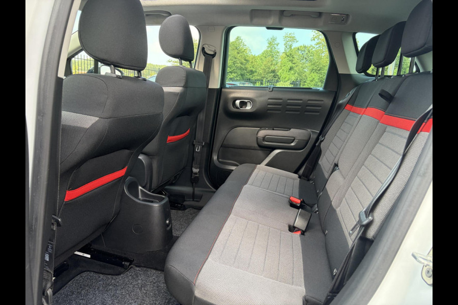 Citroën C3 Aircross 1.2 PureTech S&S Shine D-riem vv in 2024,Draadloze telefoonlader,Carplay,360°Camera,Pano,Navi,Trekhaak,Keyless,PDC V+A,110pk,Dodehoeksensor,Rijstrooksensor,N.A.P,Lm velgen,Apk tot 05-2027