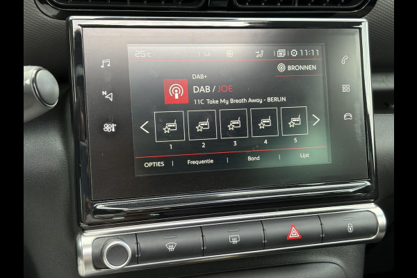 Citroën C3 Aircross 1.2 PureTech S&S Shine D-riem vv in 2024,Draadloze telefoonlader,Carplay,360°Camera,Pano,Navi,Trekhaak,Keyless,PDC V+A,110pk,Dodehoeksensor,Rijstrooksensor,N.A.P,Lm velgen,Apk tot 05-2027